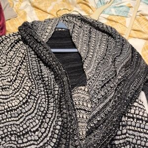 The Pyramid Collection Black & Cream Knit Open-Front Cardigan